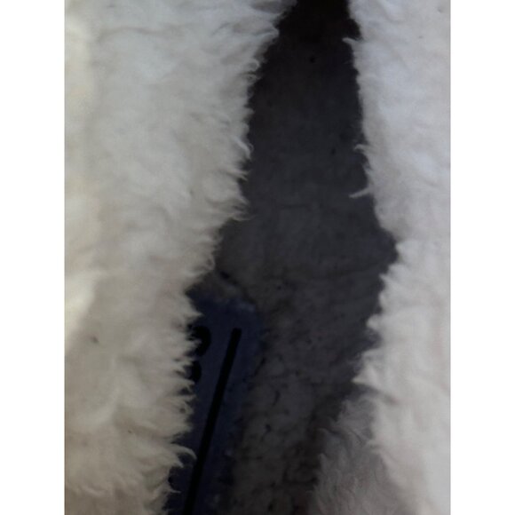 Winter White Crocs Boots With Sherpa Lining For M7/W9 - Picture 6 of 7